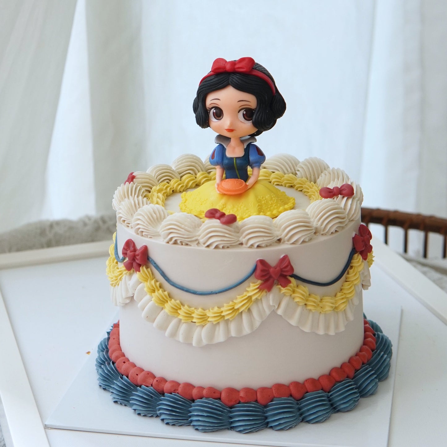 SnowWhite Princess Theme Customise Cake