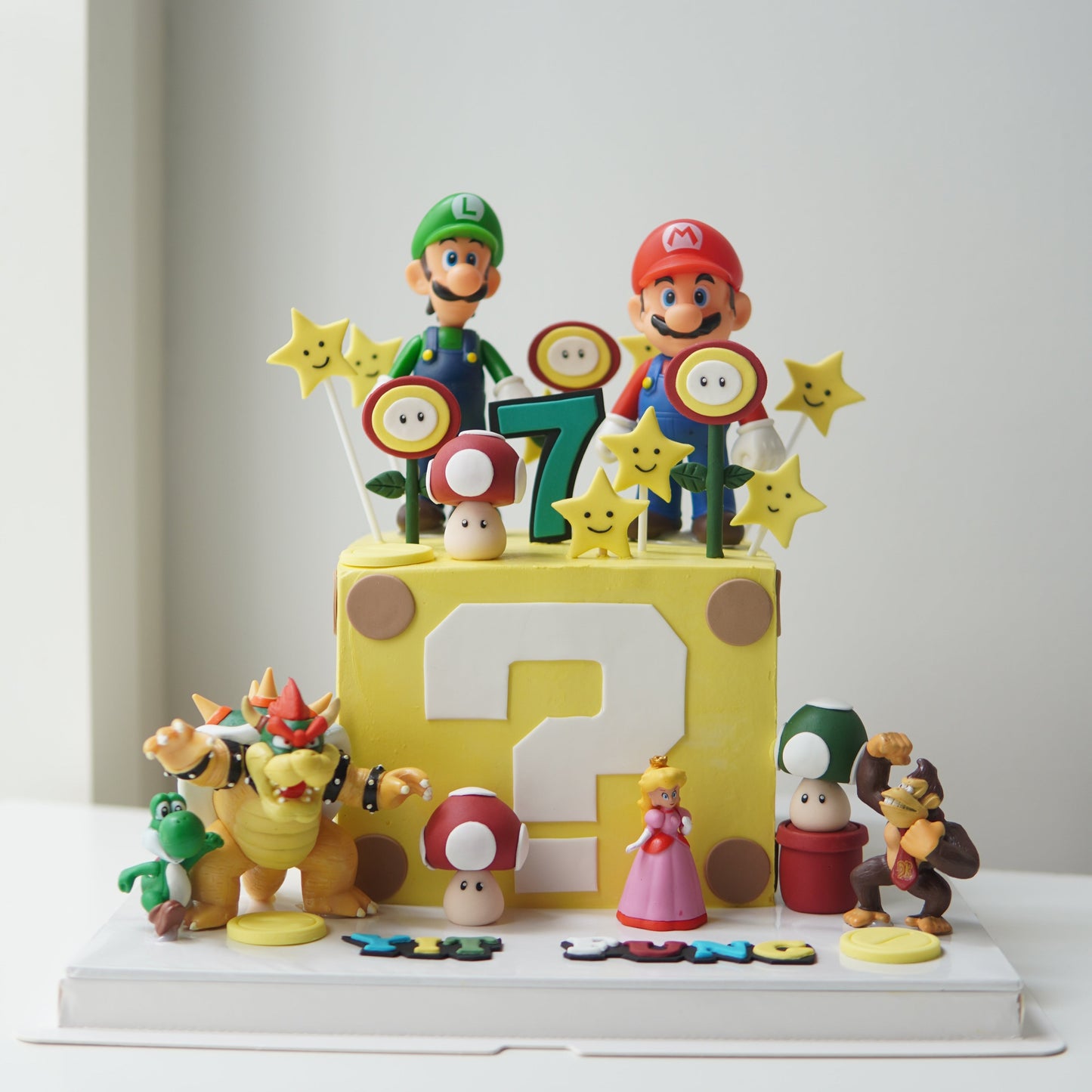 Mario with Friends Cube Cake II