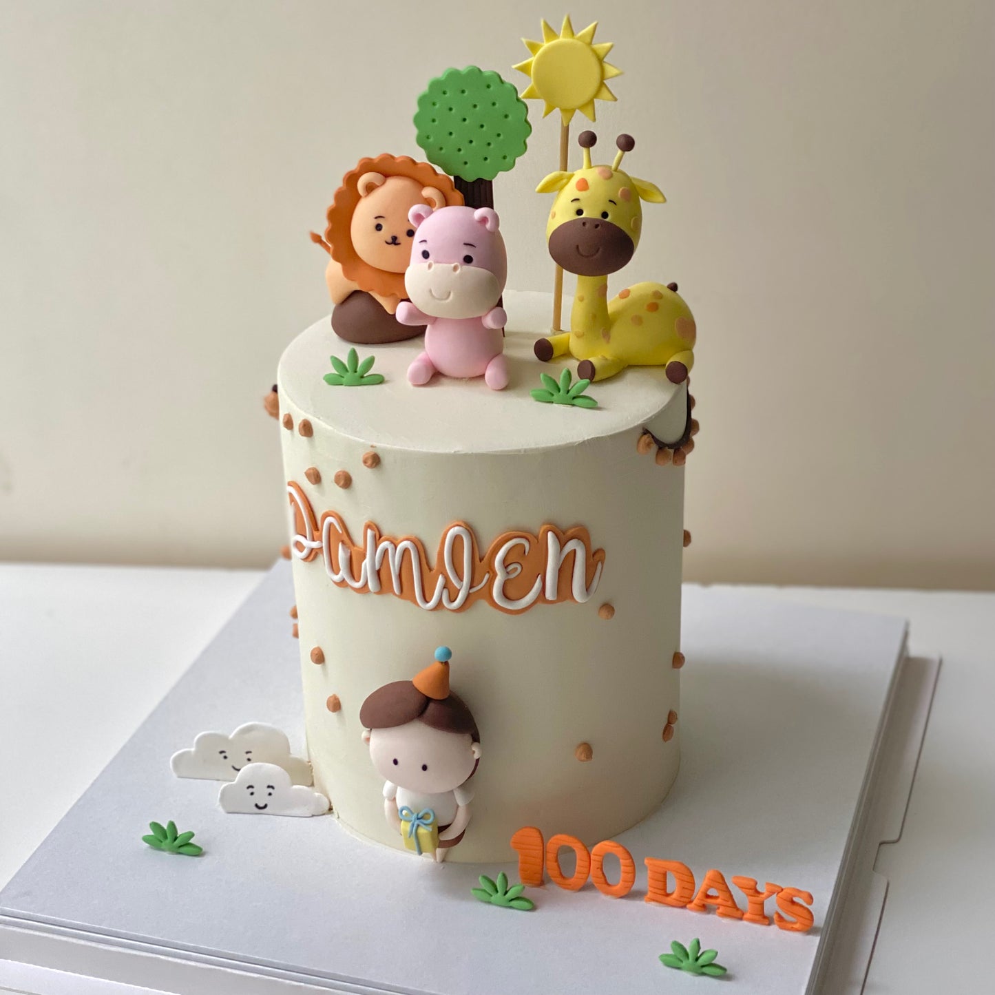 Animal Party Baby's 100 Days Theme Cake