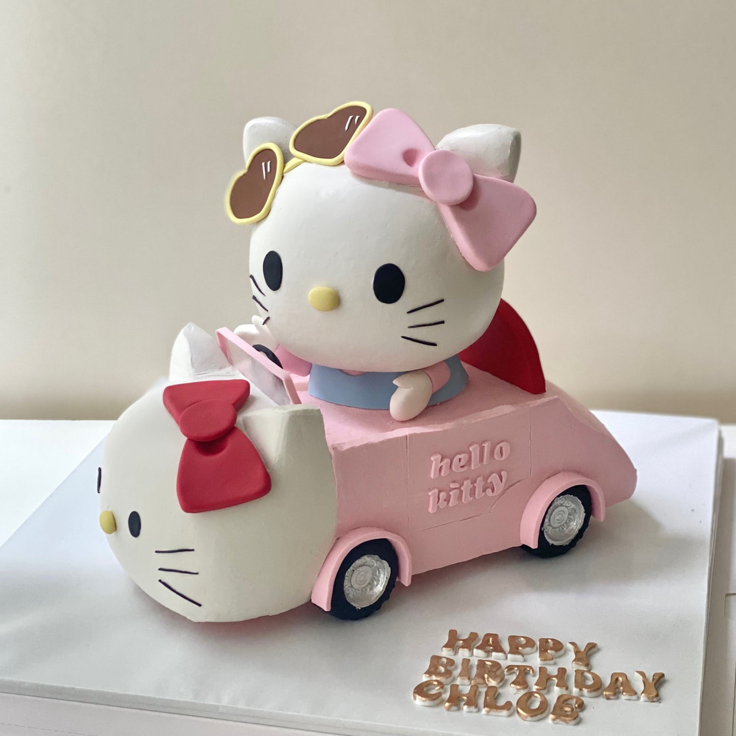 3D Hello Kitty Car Desgin Customise Cake