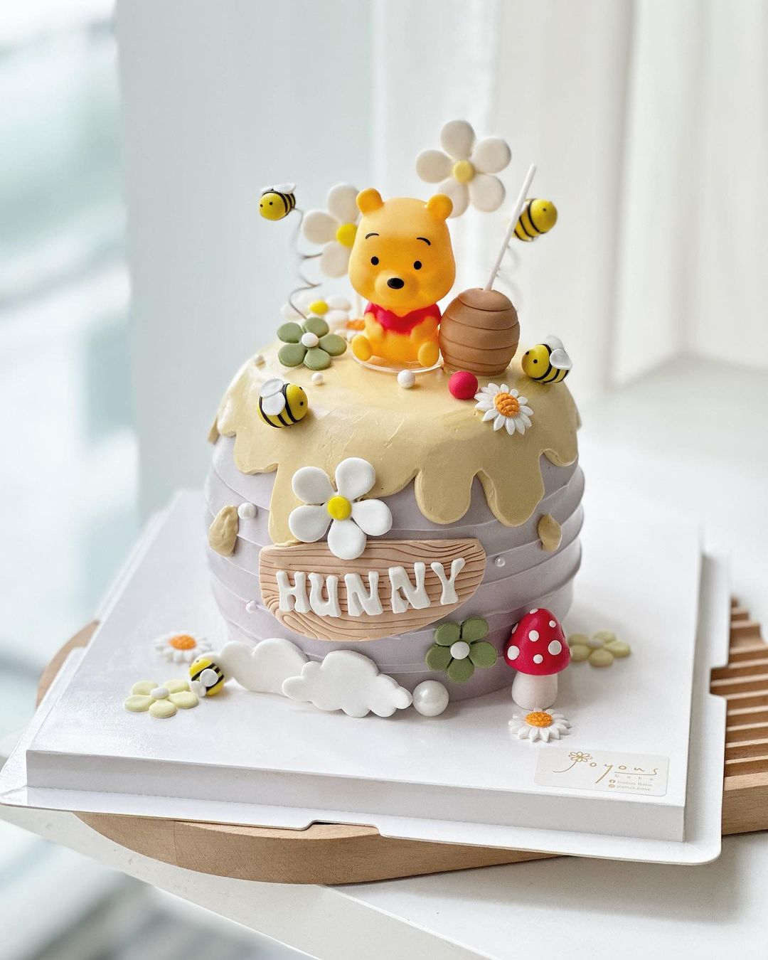 Winnie The Pooh Design Customise Cake